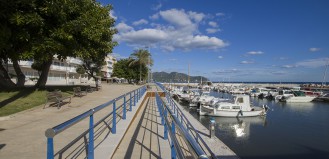 Ferienwohnung Cala Bona für 6 Personen direkt am Hafen mit seitlichem Meerblick 2
